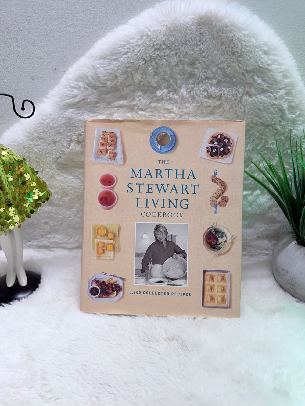 Martha Stewart Living Cookbook – Cream Cover